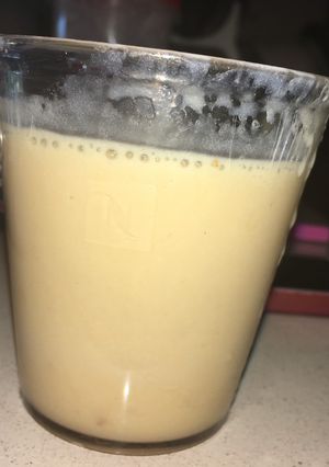Una foto de Smoothie de banana split súper rico en 1 simple paso
