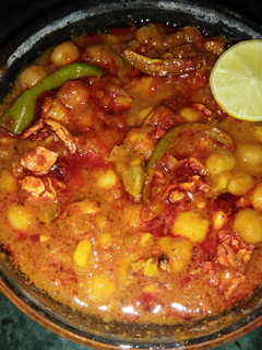 अमृतसरी छोले (Amritsari Chole recipe in Hindi) रेसिपी मुख्य फोटो