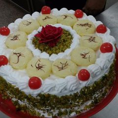 A picture of Rasmalai cake.