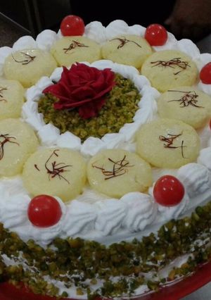 A picture of Rasmalai cake.