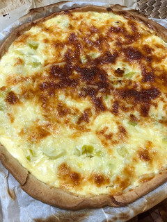 Una foto de Quiche de puerros y cebolla