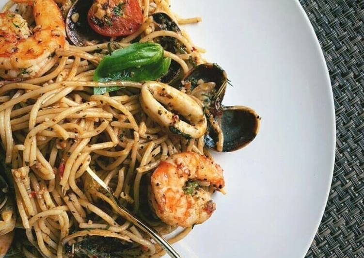 Easiest Way to Prepare Speedy Black Pepper Seafood Pasta