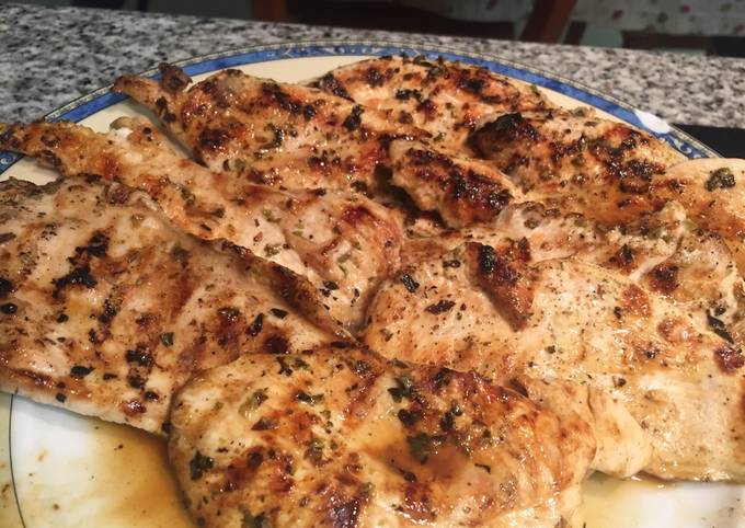 Pollo a la plancha con limón a lo fresco saludable y rápido Receta de Plas  Writer- Cookpad