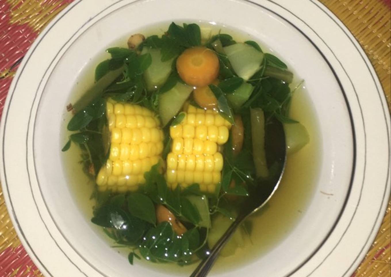 Sayur bening daun kelor