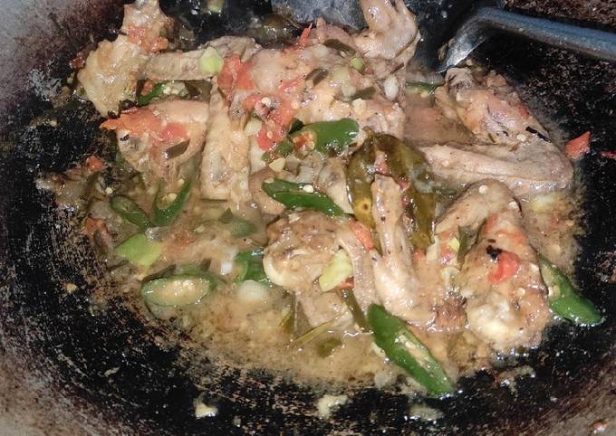 Sayap Ayam Pedas Daun Jeruk