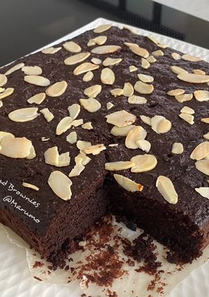 A picture of Almond Brownies.