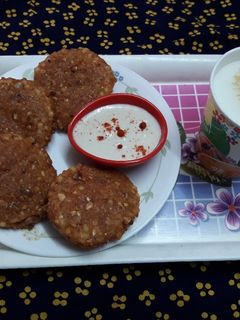 साबुदाणा वडा (sabudana vada recipe in marathi) रेसिपी चे मुख्य फोटो