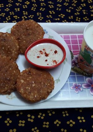 साबुदाणा वडा (sabudana vada recipe in marathi) रेसिपी चे मुख्य फोटो