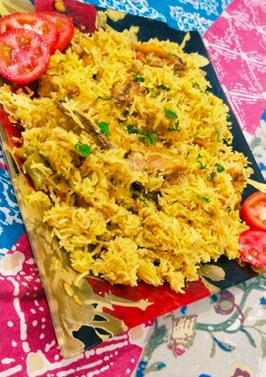 A picture of Chicken pulao.