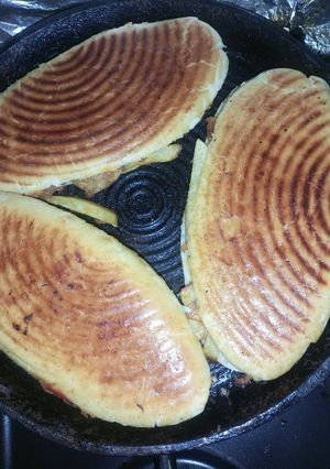 صورة لوصفة خيزات محشية (سندوتشات) على اصولها الله الله مقرميش من برة ومفرمجين من الداخل 😋😋