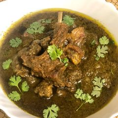A picture of Green Mutton curry / Haryali Gosht.