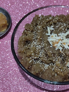 ઘંઉનો શીરો (Wheat Flour Shiro Recipe in Gujarati) રેસીપી મુખ્ય ફોટો