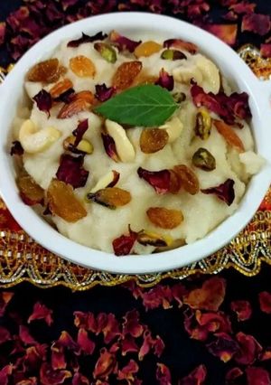A picture of Sooji Halwa (Satyanarayan pooja Halwa).