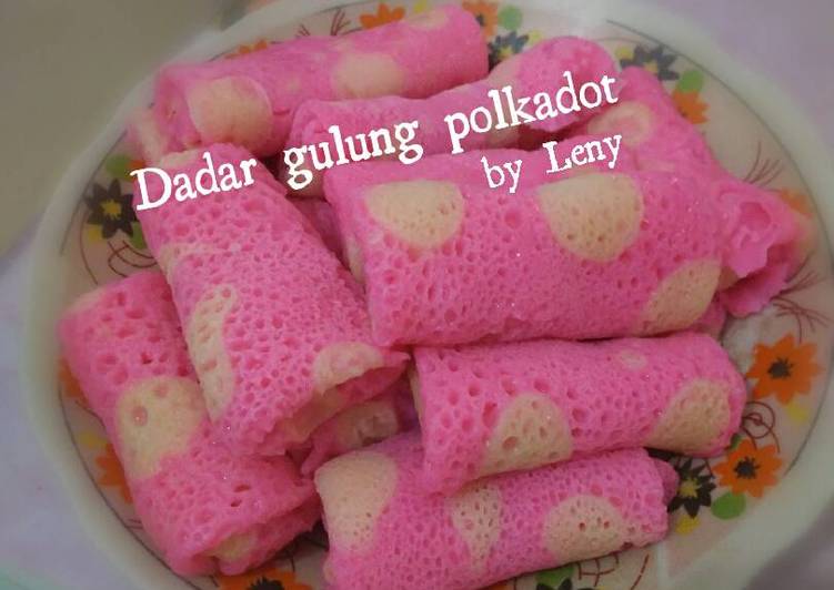 Dadar gulung polkadot