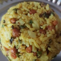 A picture of Vegetable lemon rice.