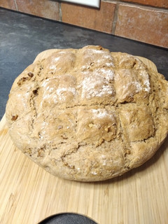 Una foto de Pan de nueces y romero