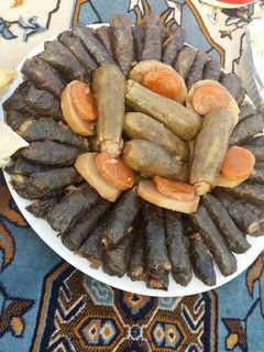 صورة لوصفة طريقة عمل ورق عنب بالخضار والزيت