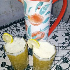 A picture of Peach Lemonade.