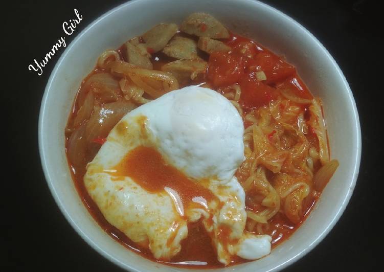 12. Indomie Ramen Pedas