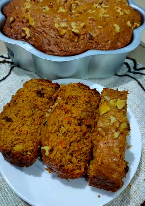 A picture of Carrot and apple cake.