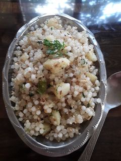 साबुदाणा खिचडी रेसिपी चे मुख्य फोटो