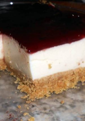 Φωτογραφία της συνταγής Cheesecake (τσίζκεικ) εύκολο & πώς να μην "τρέχει" η μαρμελάδα