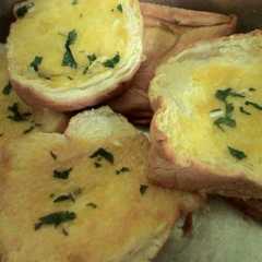 รูปของ Garlic Bread KW (Roti Bantal)
