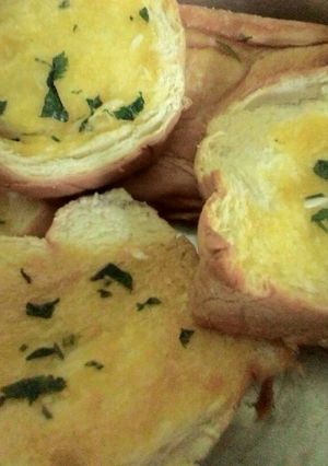 Foto resep Garlic Bread KW (Roti Bantal)