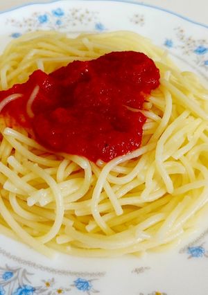 A picture of Spaghetti with wine sauce.