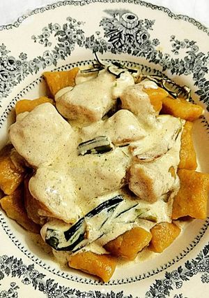 Una foto de Gnocchi (ñoquis) de zanahoria, jengibre y cúrcuma