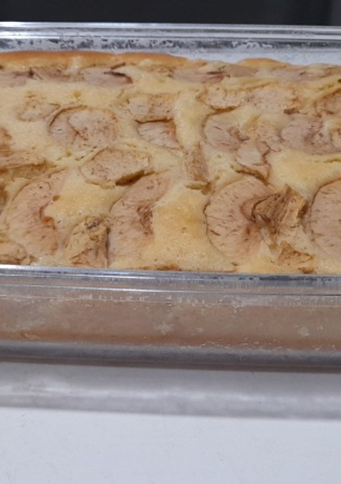 Una foto de Queque de yogurt con manzanas 🍎