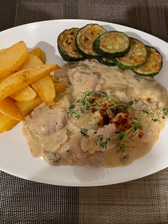 A picture of WOW !!! Swiss (Zurich) Pork with Mushroom Cream Sauce.