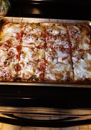 A picture of Batter Crust Pizza GF.