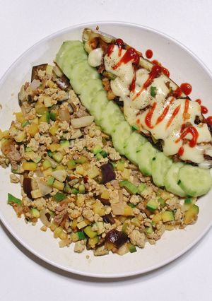 Hình của món Cà tím nhồi thịt phô mai + trứng xào rau củ.