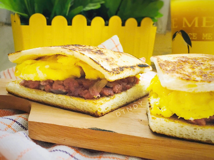 Resep: Egg &amp;amp; Corned Sandwich Gampang