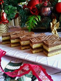 Karácsonyi túrós, diós zserbó szelet recept fotója