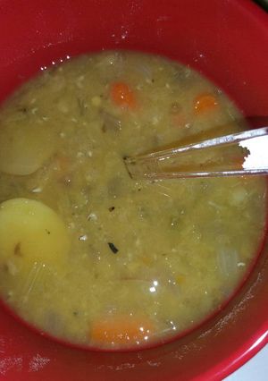 A picture of Vegetable lentil crockpot soup.