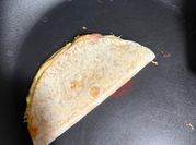 Una foto de quesadillas jamon y queso
