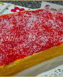 Bolo de aniversário com brilho de framboesa