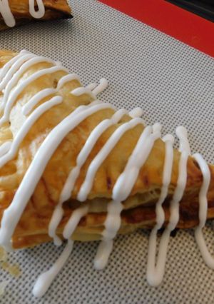A picture of Easiest Apple Turnovers.