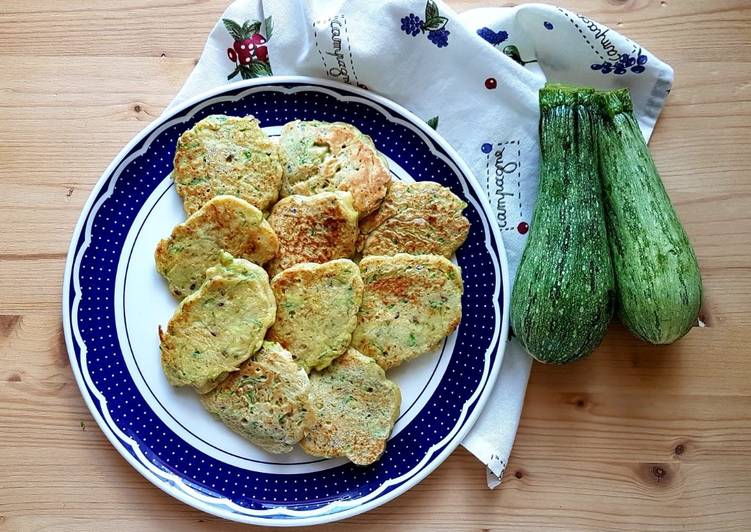 How to Prepare Quick Frittelle di zucchine e scamorza