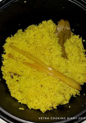 Foto resep Nasi kuning magic com simple, wangi, gurih