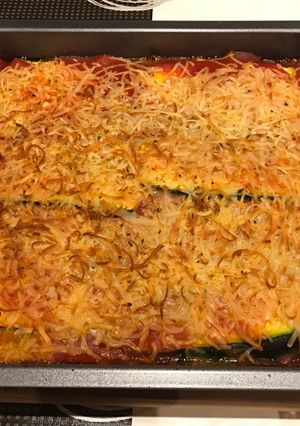 Una foto de Lasaña de calabacín, chorizo de pavo y queso de cabra