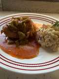 Pollo con nopales en chile morita