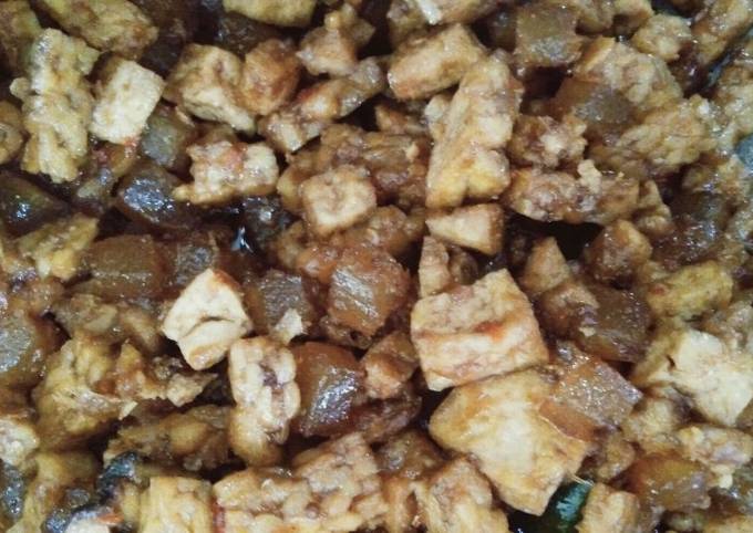 Oseng Kulit Sapi (Cecek) + Tahu + Tempe