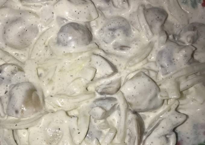 На скорую руку. Салат из грибов со сметаной