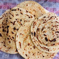 A picture of Lachha paratha.