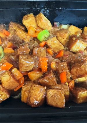 A picture of Crispy Tofu Sisig.