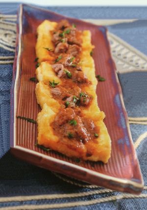 A picture of Braised pork and beancurd with satay sauce.