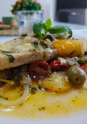 Una foto de Emperador en salsa siciliana